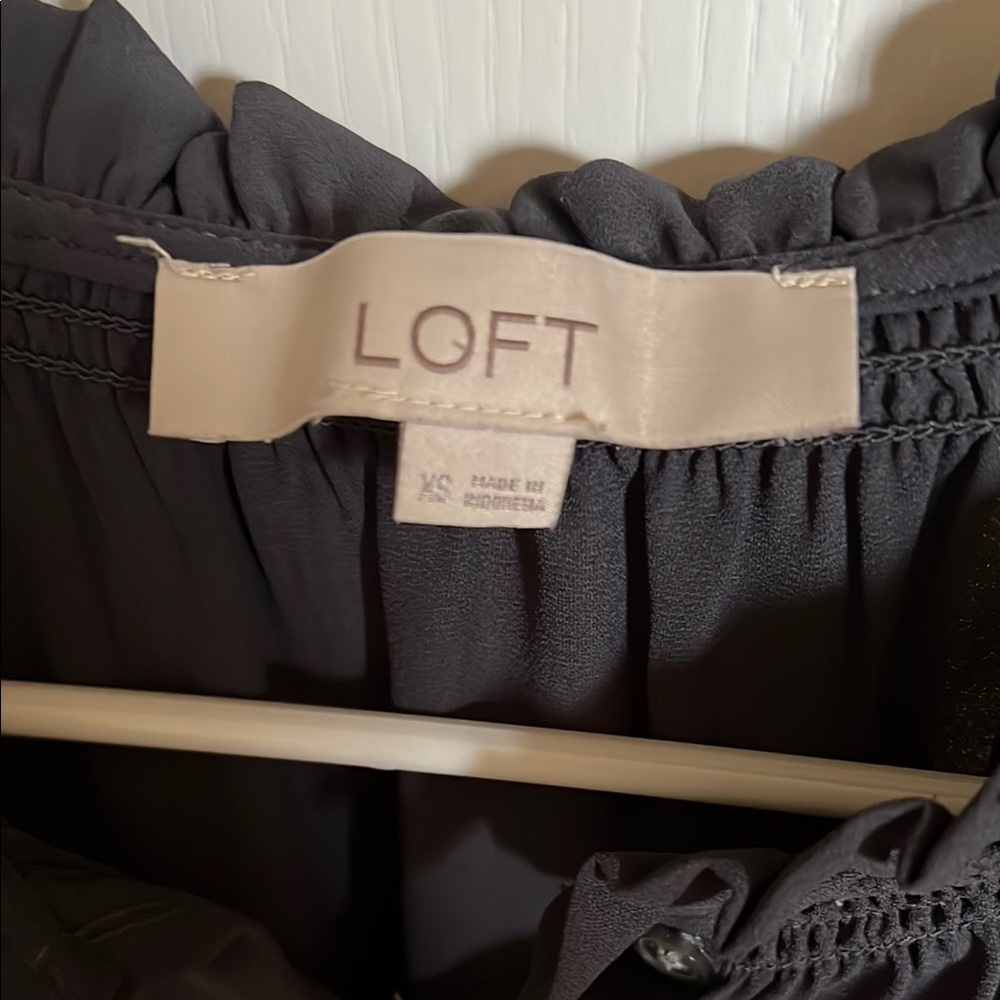 LOFT Ruffled Blouse - Picture 2 of 2